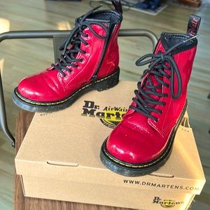 BRIGHT RED DR.MARTENS